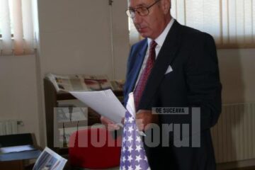 Profesorul Virgiliu Lupu de la Centrul Româno-American de Cultură și Informație