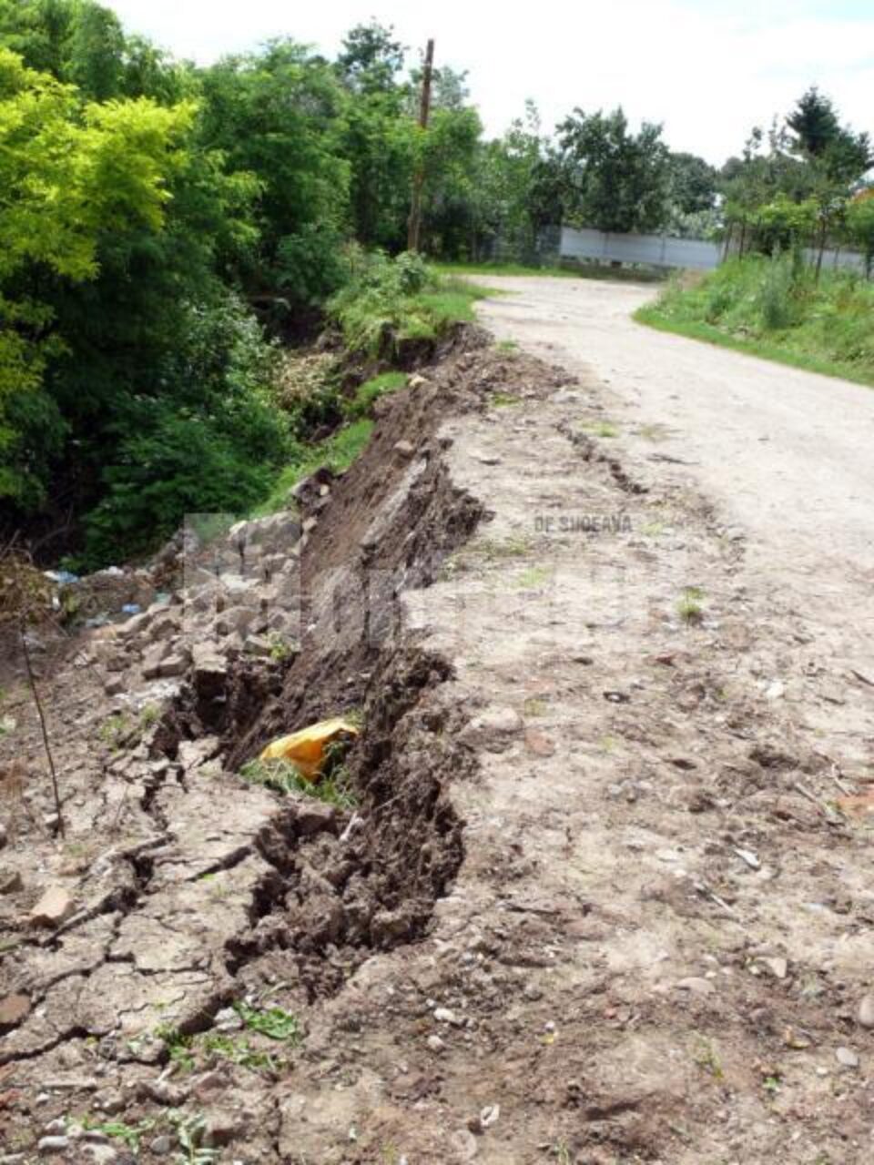 Alunecările de teren din cartierul fălticenean Șoldănești s-au reactivat