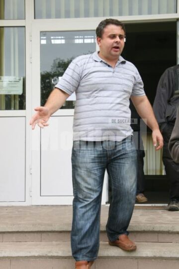 Consilierul juridic a fost bătut zdravăn de romi