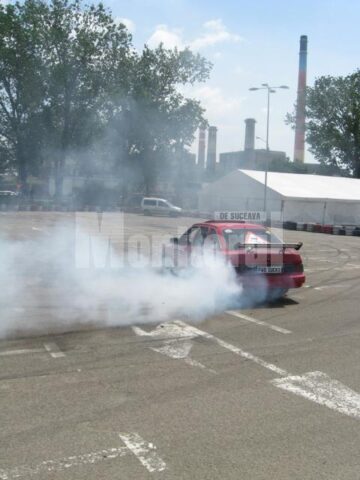 Provocare: Două zile de show incendiar cu mașini tunate și curse de drifting