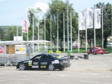 Provocare: Două zile de show incendiar cu mașini tunate și curse de drifting