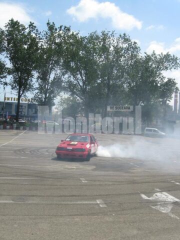 Provocare: Două zile de show incendiar cu mașini tunate și curse de drifting