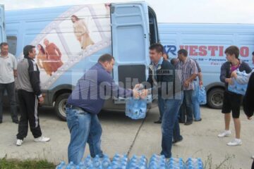 Cristian Hrițuc, liderul tinerilor democrat-liberali, a venit cu ajutoare pentru sinistrații din Suceava