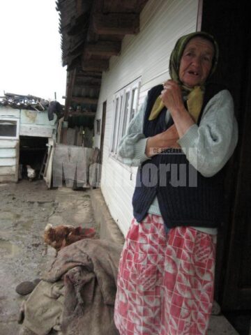 Nevoită să-și părăsească locuința la 78 de ani