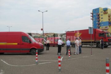 Ieri, la Suceava au ajuns camioane și camionete cu ajutoare care urmează să fie distribuite sinistraților din județul Suceava