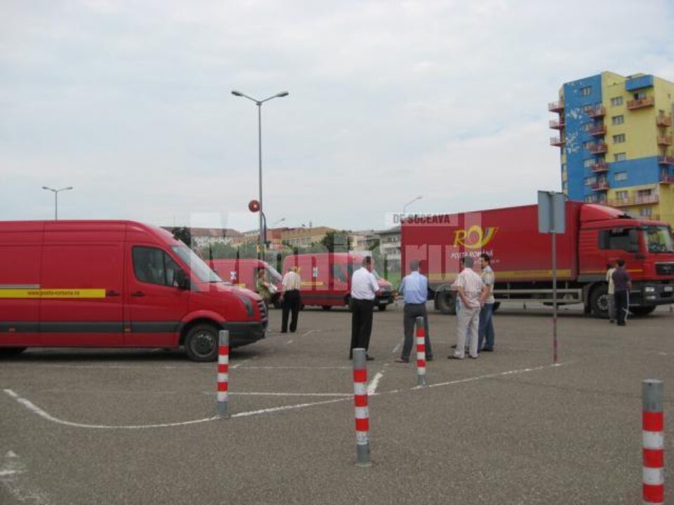 Ieri, la Suceava au ajuns camioane și camionete cu ajutoare care urmează să fie distribuite sinistraților din județul Suceava Ieri, la Suceava au ajuns camioane și camionete cu ajutoare care urmează să fie distribuite sinistraților din județul Suceava