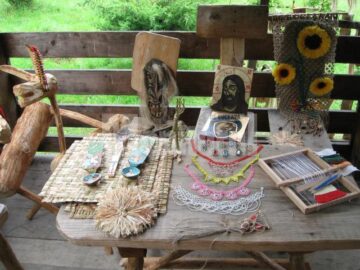 Produse artizanale realizate în tabără