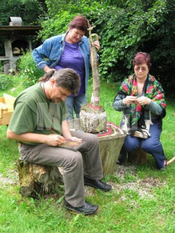La lucru în tabără