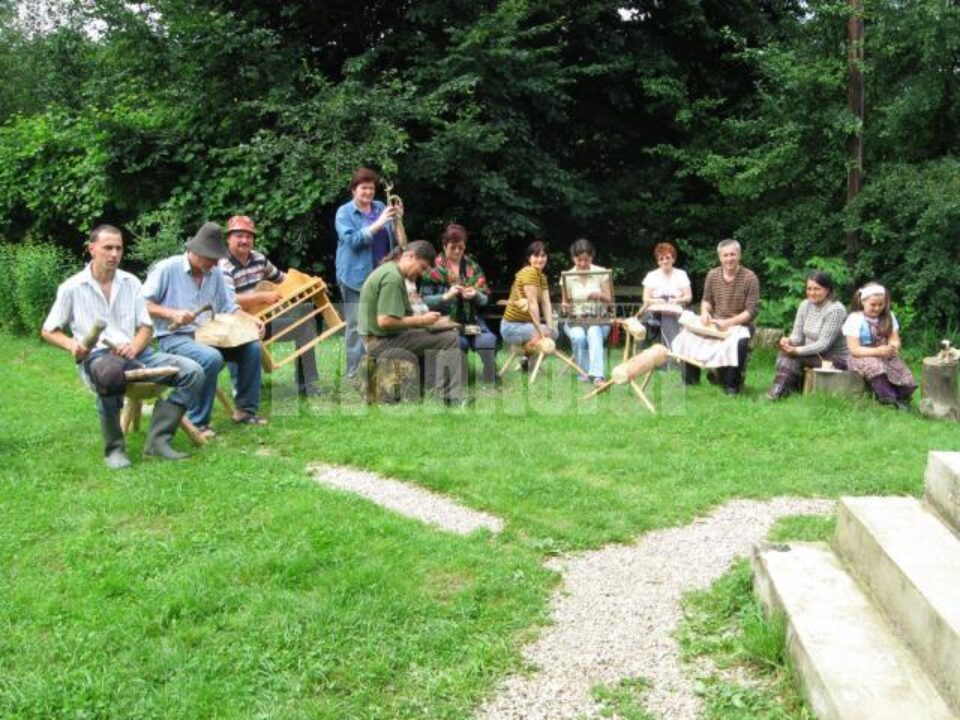 Meșterii populari din tabăra de la Păltinoasa