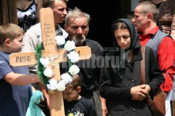 Drama unor părinți care și-au iubit copiii așa cum au știut ei să o facă