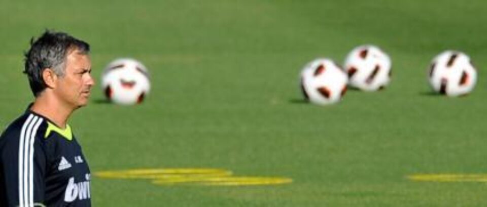 Mourinho a condus vineri primul antrenament la Real Madrid. Foto: AFP/Mediafax
