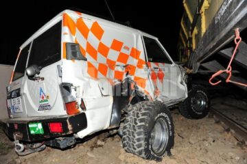 Autoturismul de teren a fost târât circa 15 metri și avariat serios