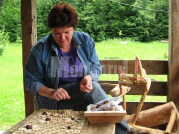 Meșterul popular Natalia Cangea, împletitor din fibre vegetale