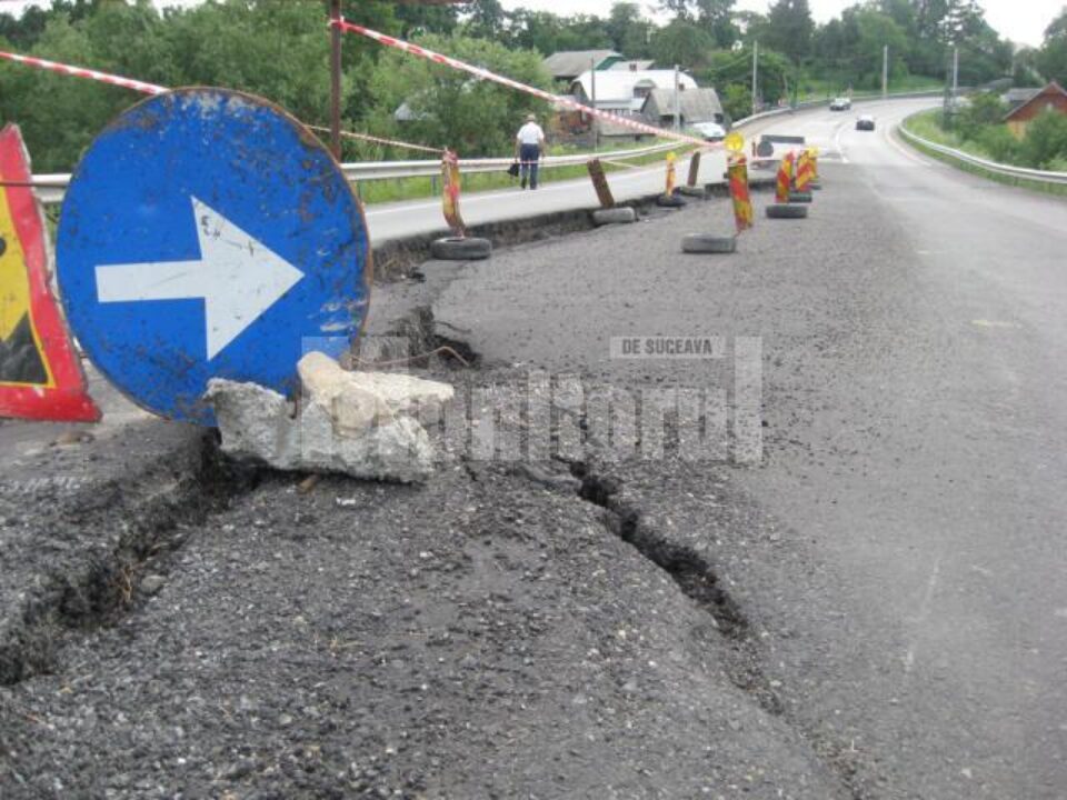 Deși reabilitat recent, drumul este un adevărat pericol public pentru șoferi Deși reabilitat recent, drumul este un adevărat pericol public pentru șoferi