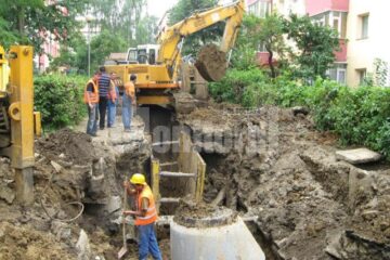 Locul în care s-a produs avaria de pe strada Lazăr Vicol