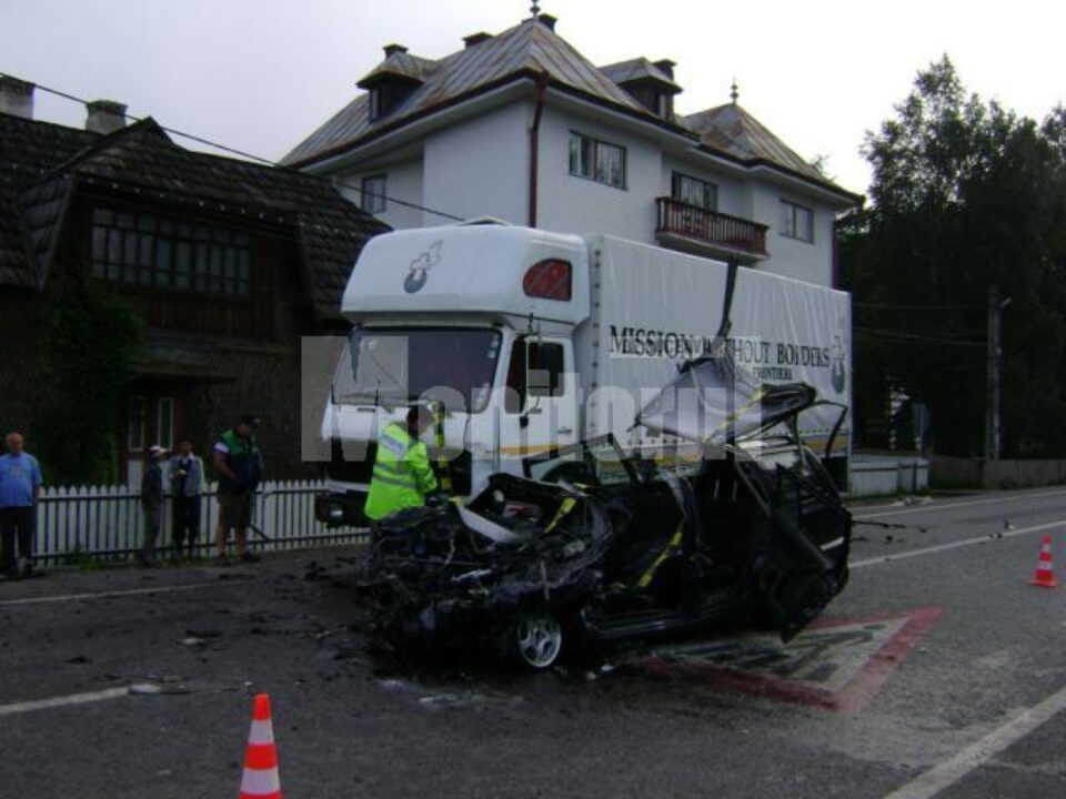 Trei morți după un teribil accident, la Dorna Candreni