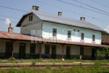 O lume stranie: Gara Dărmănești, locul unde timpul s-a oprit