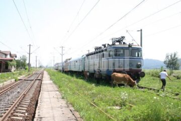 O lume stranie: Gara Dărmănești, locul unde timpul s-a oprit