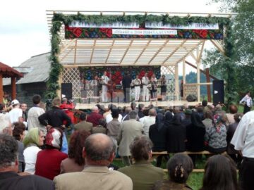 Sărbătoare: Festivalul „Flori de pe Dorna”