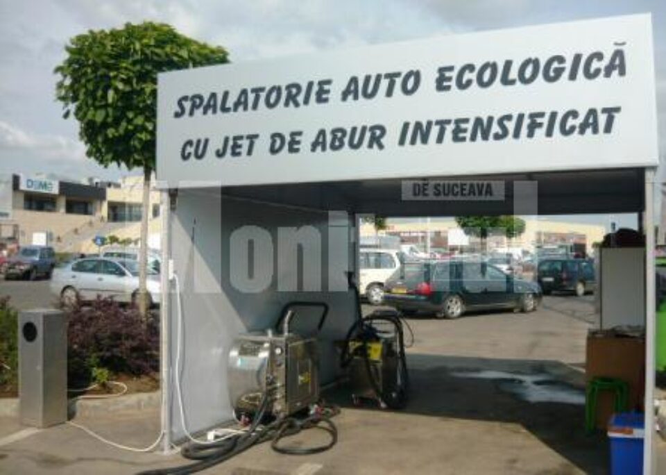 Spălătorie auto ecologică în parcarea Iulius Mall Suceava