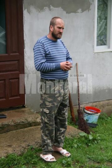 O nouă viață: Salvat cu elicopterul după o noapte petrecută între apele râului Suceava