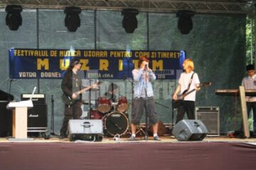 Festivalul național de interpretare vocal - instrumentală pentru copii și tineret „Muzritm” s-a desfășurat la Vatra Dornei