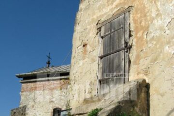 Scara exterioară a turnului-clopotniță