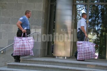 În urma perchezițiilor au fost capturate țigări în valoare de peste 1.100.000 Euro