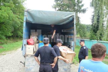 Distribuirea ajutoarelor sosite din Germania s-a făcut cu sprijinul jandarmilor suceveni Distribuirea ajutoarelor sosite din Germania s-a făcut cu sprijinul jandarmilor suceveni