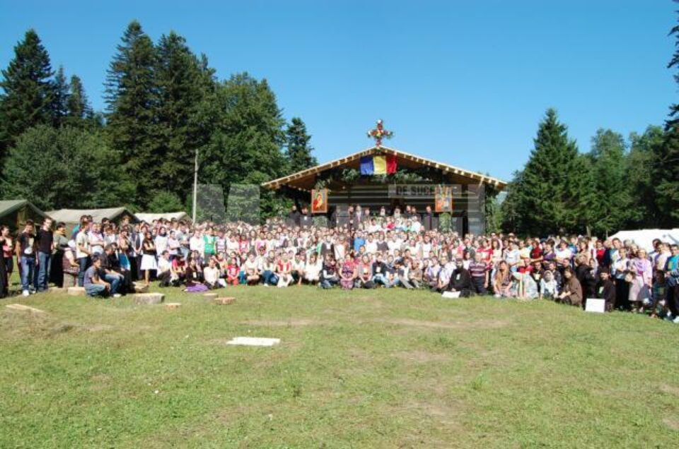 Adunarea Tinerilor Creștini Ortodocși: 400 de tineri din Mitropolia Moldovei și Bucovinei au stat două zile la Nemțișor