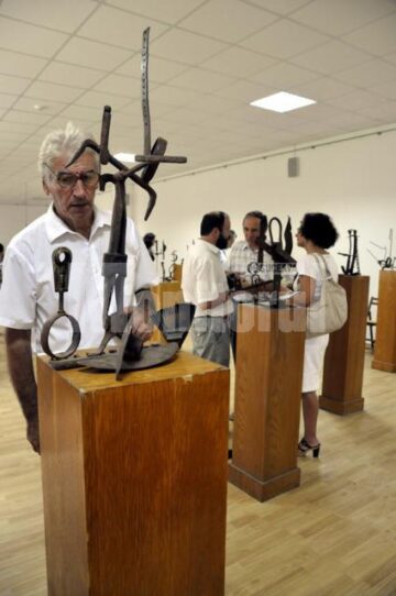 Expoziția de sculptură cu lucrări realizate în metal de artistul Kovács Géza, la Galeriile de Artă a Muzeului „Ion Irimescu” din Fălticeni