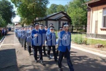 Fălticeni: Prima festivitate de absolvire la Școala Militară de Subofițeri Jandarmi