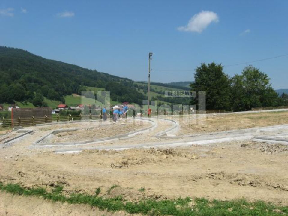Lucrarile de cosntructie a parcului de la baza pirtiei din Malini