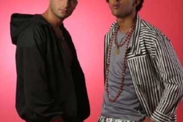 Distracție: Concert Alb Negru și prezentare de costume de baie la Summer Fashion Party