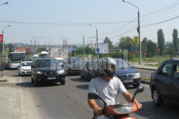 Ieri, zeci de mii de mașini au blocat principalele artere de circulație