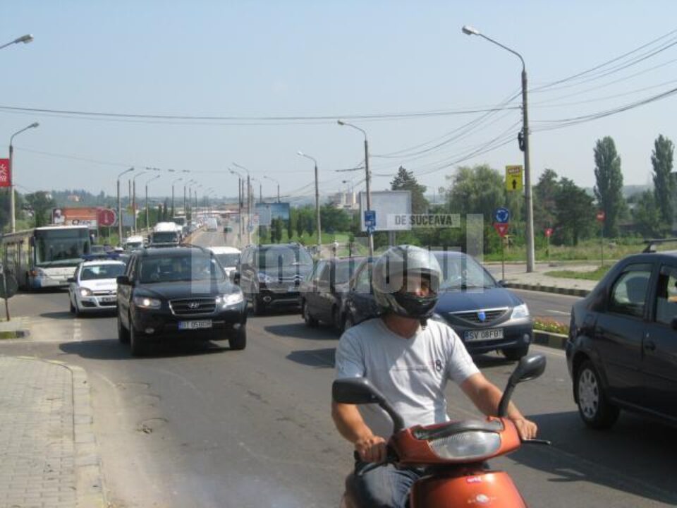 Ieri, zeci de mii de mașini au blocat principalele artere de circulație