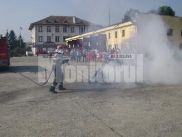 Din tabără: Zeci de copii din familii de sinistrați, în vizită la Pompieri