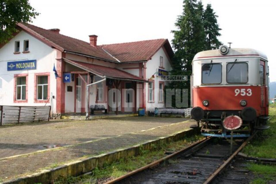 Gara din Moldovița se poate transforma într-un sanatoriu sau într-un muzeu