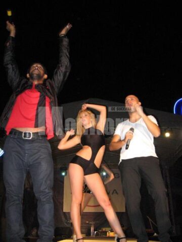 Summer Fashion Party: Spectacol incendiar cu Alb Negru, blonde și brunete