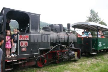 Plimbarea cu mocănița este un prilej de întoarcere în timp