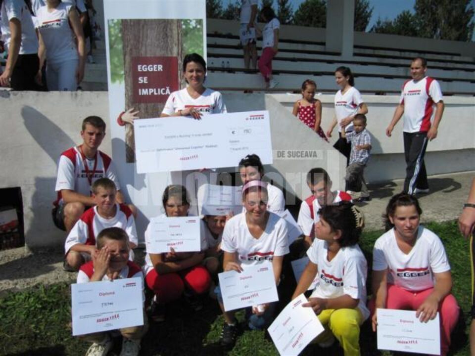 Umanitar: Angajații EGGER au alergat de aproape 2000 de euro pentru orfanii din Rădăuți