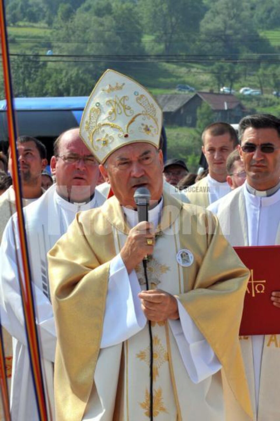 Celebrarea Adormirii Fecioarei Maria la Cacica din acest an a fost catalogată atât de clerici, cât și de credincioși, ca un „eveniment istoric”