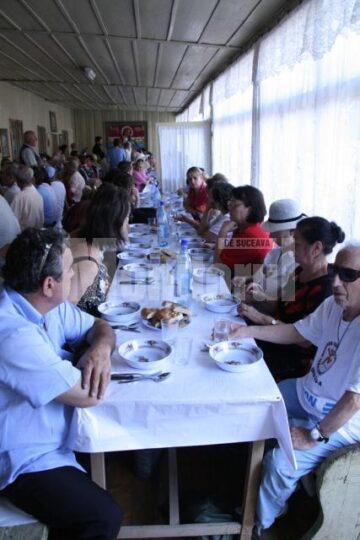 Pelerini la agapa creștinească
