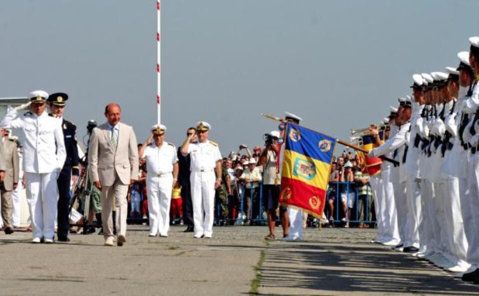 Manifestările dedicate Zilei Marinei au început pe faleza din fața Comandamentului Flotei din Constanța Foto: MEDIAFAX