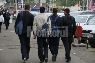 Abandon școlar: IȘJ a solicitat școlilor o evidență a elevilor care au terminat gimnaziul și nu s-au mai înscris la liceu