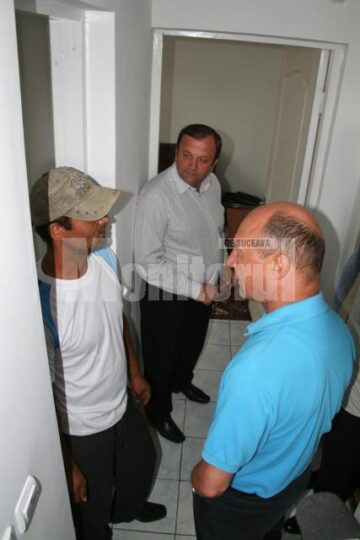 Vizită prezidențială: Băsescu a inspectat ieri lucrările podului de la Dornești