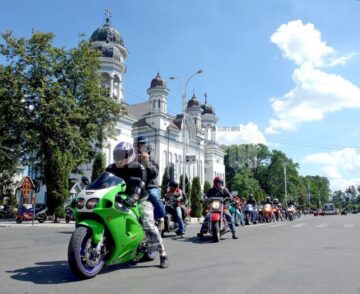 Pe două roți: “Cartierul” motocicliștilor, la Rădăuți