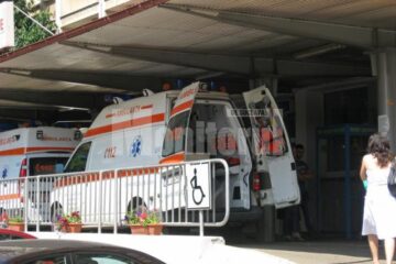 Răniții au fost preluați de ambulanțe și duși la „Urgențele” Spitalului Județean