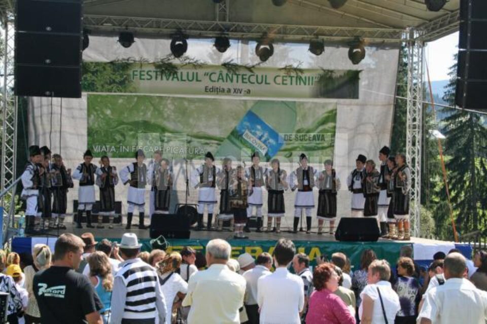Festivalul folcloric „Cântecul cetinii” a ajuns la cea de-a XIV-a ediție