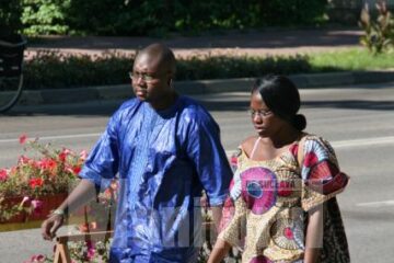 Mamadou Drame din Senegal și Edith Cecile Emilie Ngo Nlend, din Camerun, se află la Suceava de două luni de zile